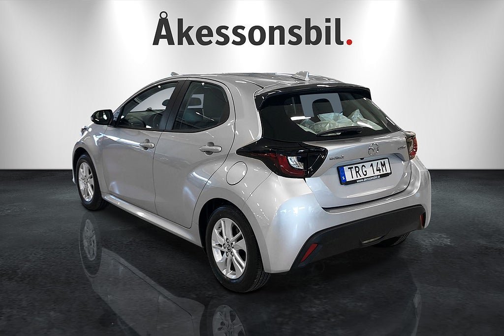Vehicle Image 5