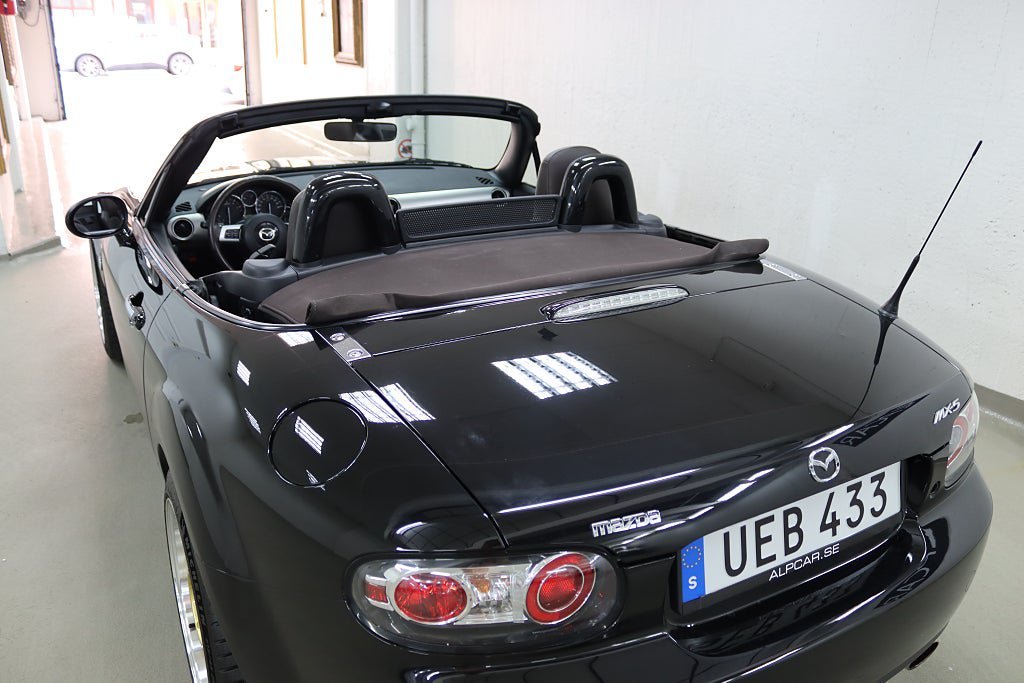 Vehicle Image 16