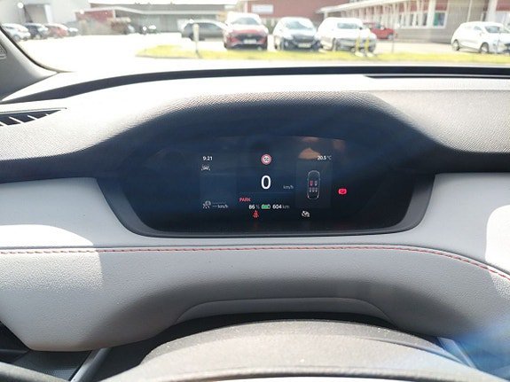 Vehicle Image 18