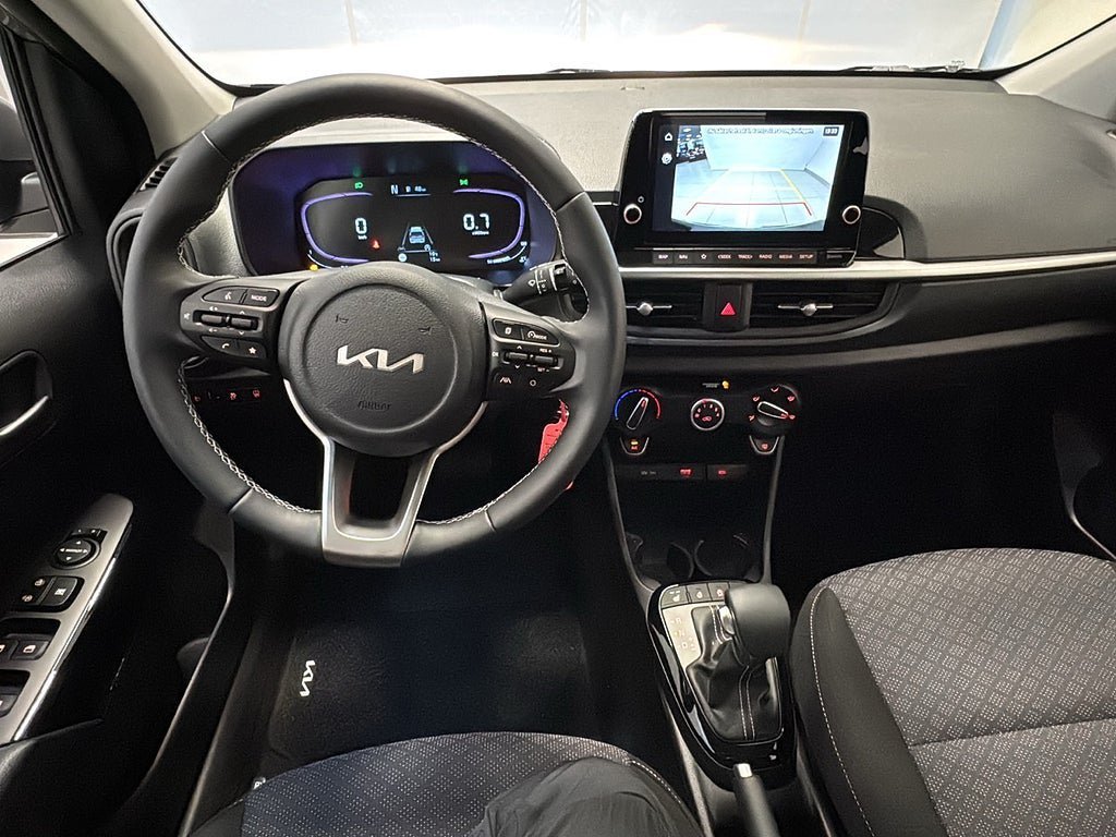 Vehicle Image 19