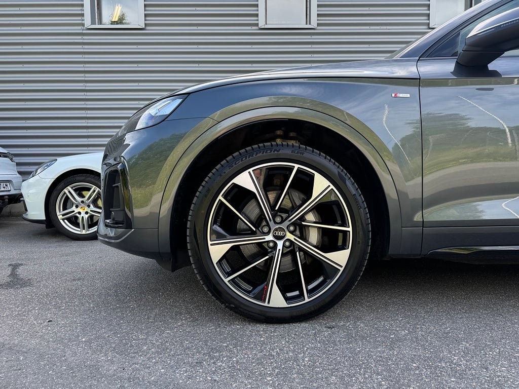 Vehicle Image 6