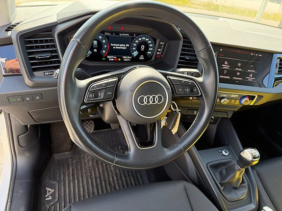 Vehicle Image 36