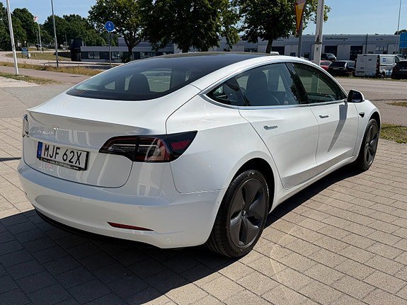 Tesla Model 3 Standard Range Plus, 325hk, 2020
