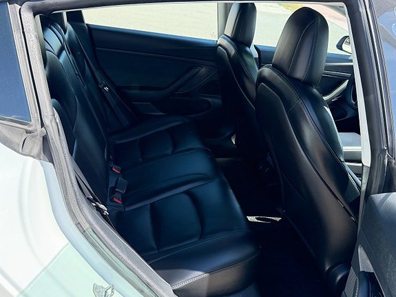Tesla Model 3 Standard Range Plus, 325hk, 2020