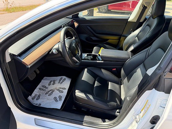 Tesla Model 3 Standard Range Plus, 325hk, 2020