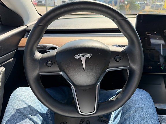 Tesla Model 3 Standard Range Plus, 325hk, 2020