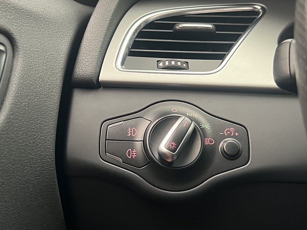 Vehicle Image 26