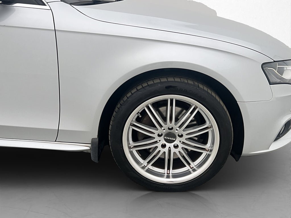 Vehicle Image 30