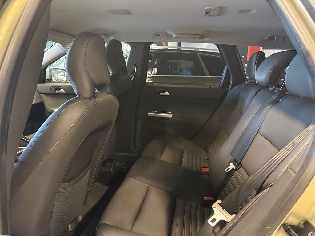 Vehicle Image 17