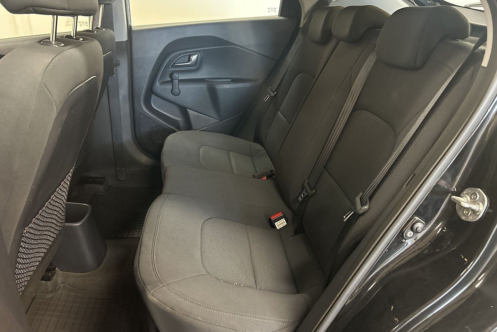 Vehicle Image 16