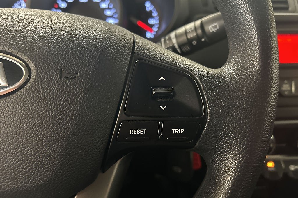 Vehicle Image 24
