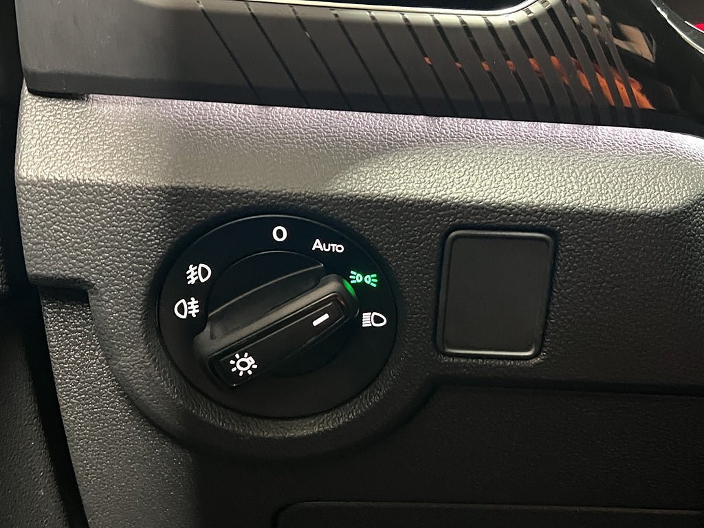Vehicle Image 29