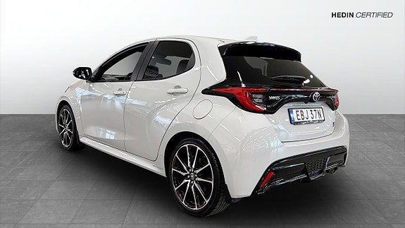 Vehicle Image 7