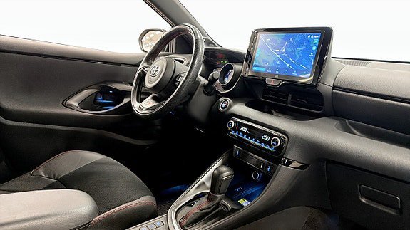 Vehicle Image 16
