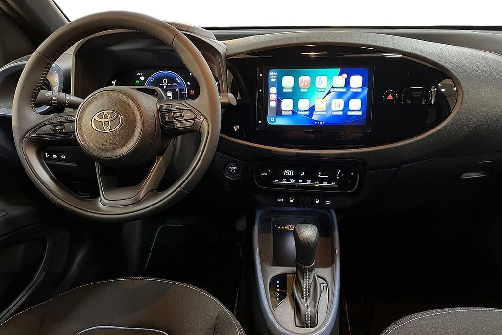 Vehicle Image 12
