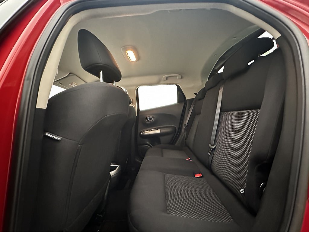 Vehicle Image 25