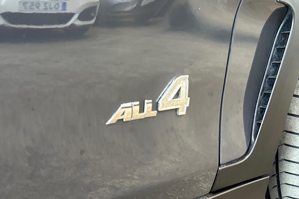 Vehicle Image 24