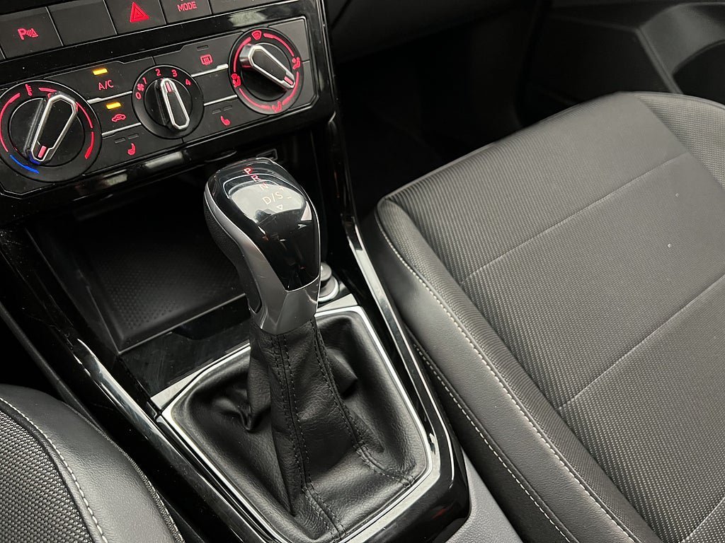Vehicle Image 27