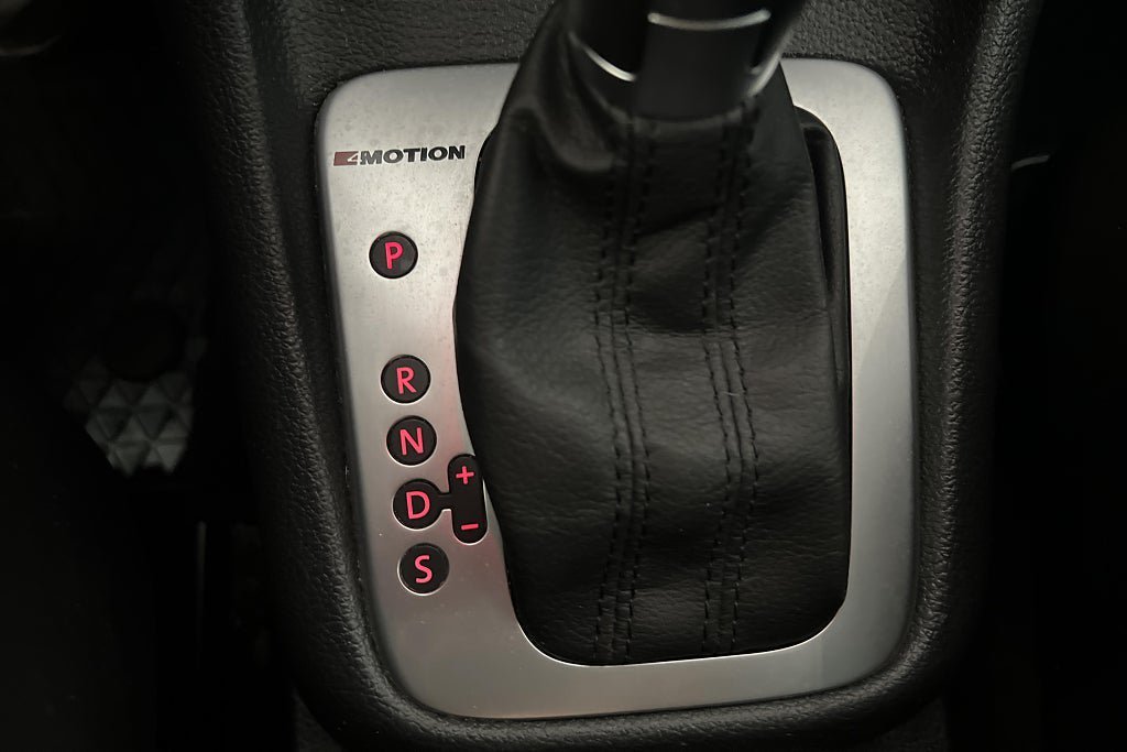 Vehicle Image 24