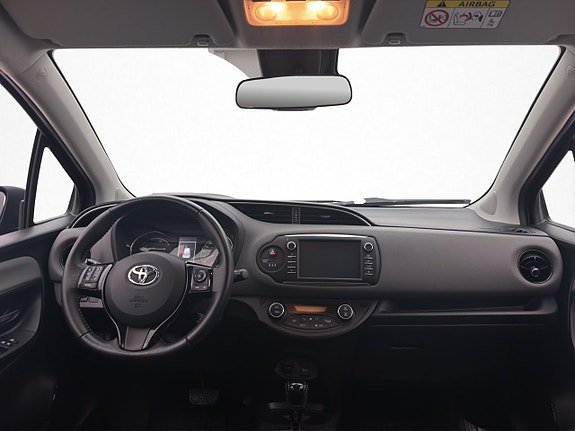 Vehicle Image 12