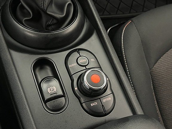 Vehicle Image 24
