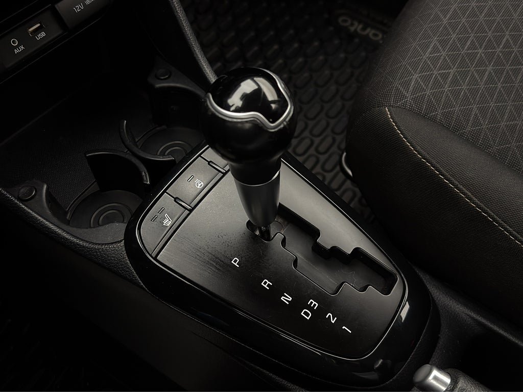 Vehicle Image 21