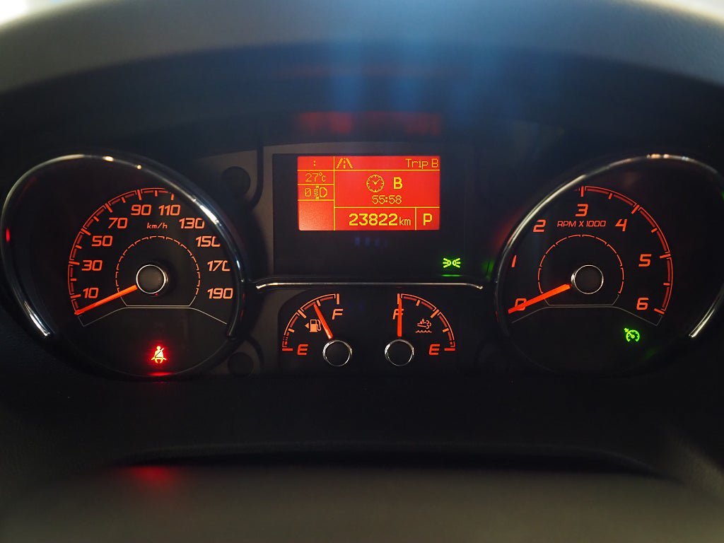Vehicle Image 12