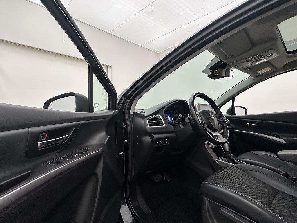 Vehicle Image 10