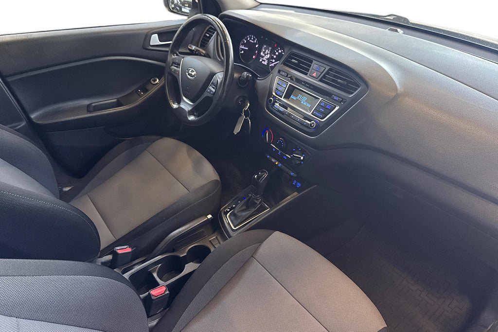 Vehicle Image 15