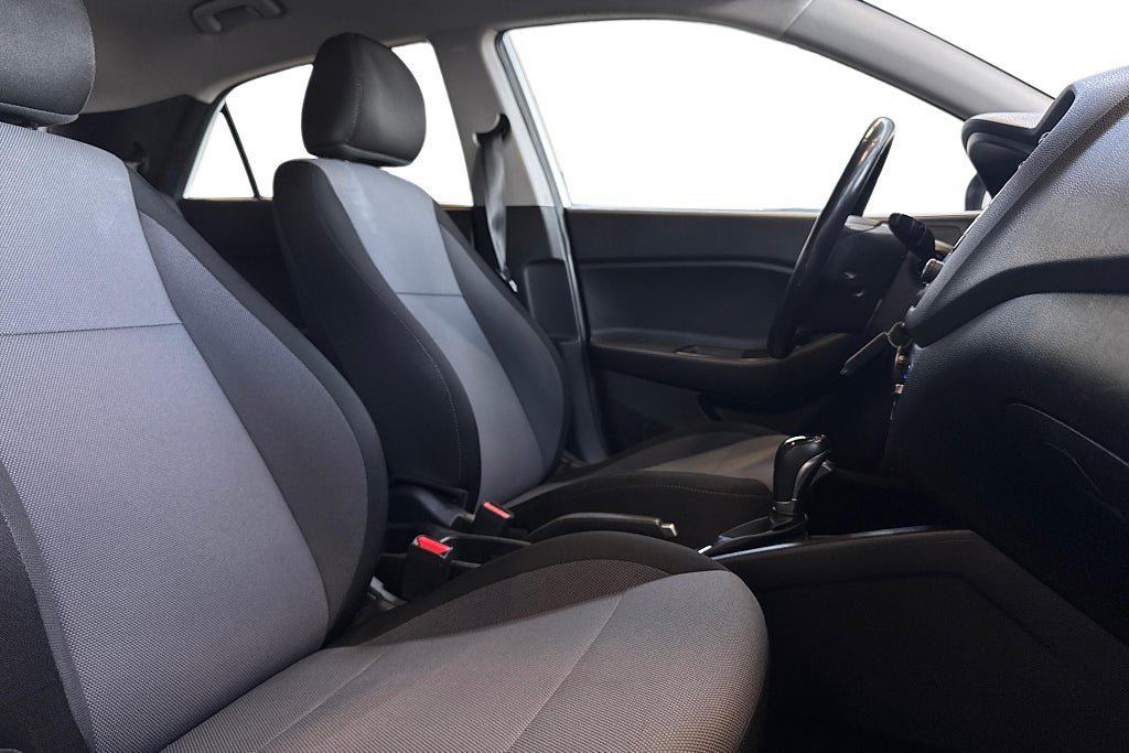 Vehicle Image 16