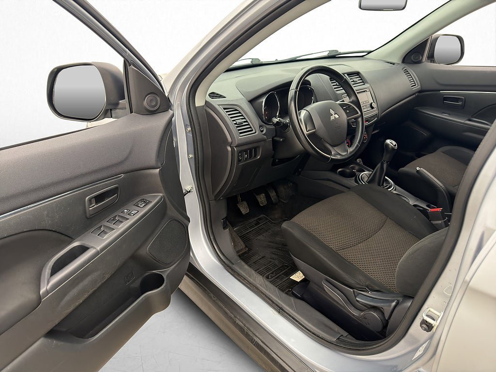 Vehicle Image 9