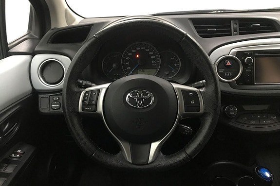 Vehicle Image 15