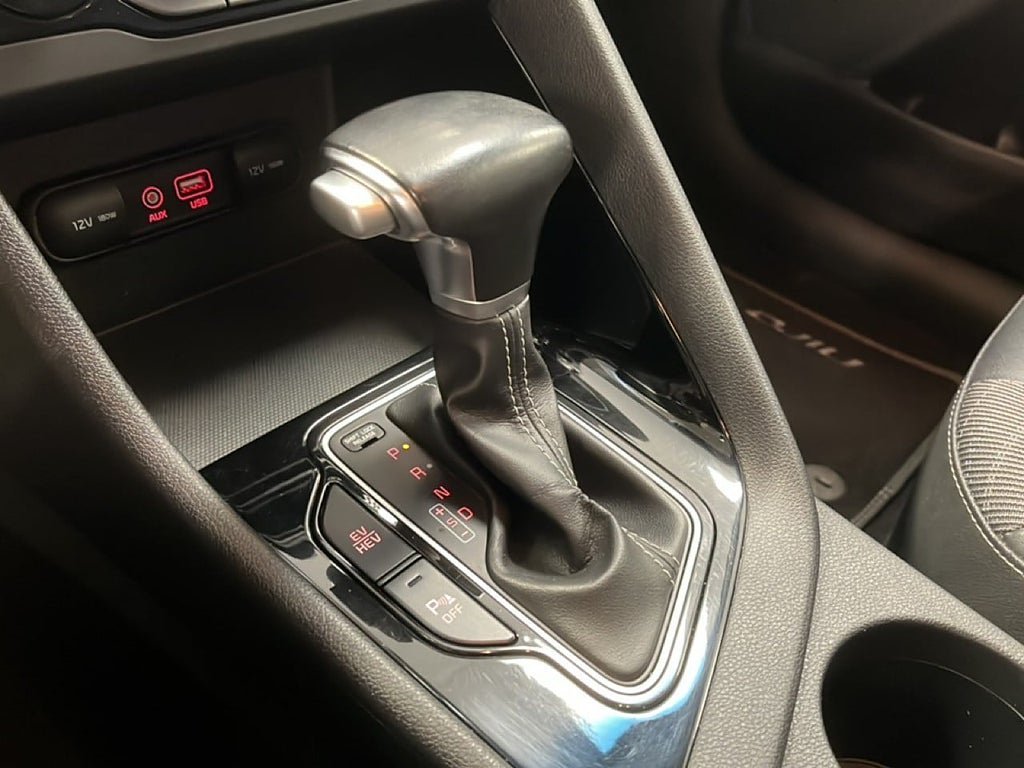 Vehicle Image 12