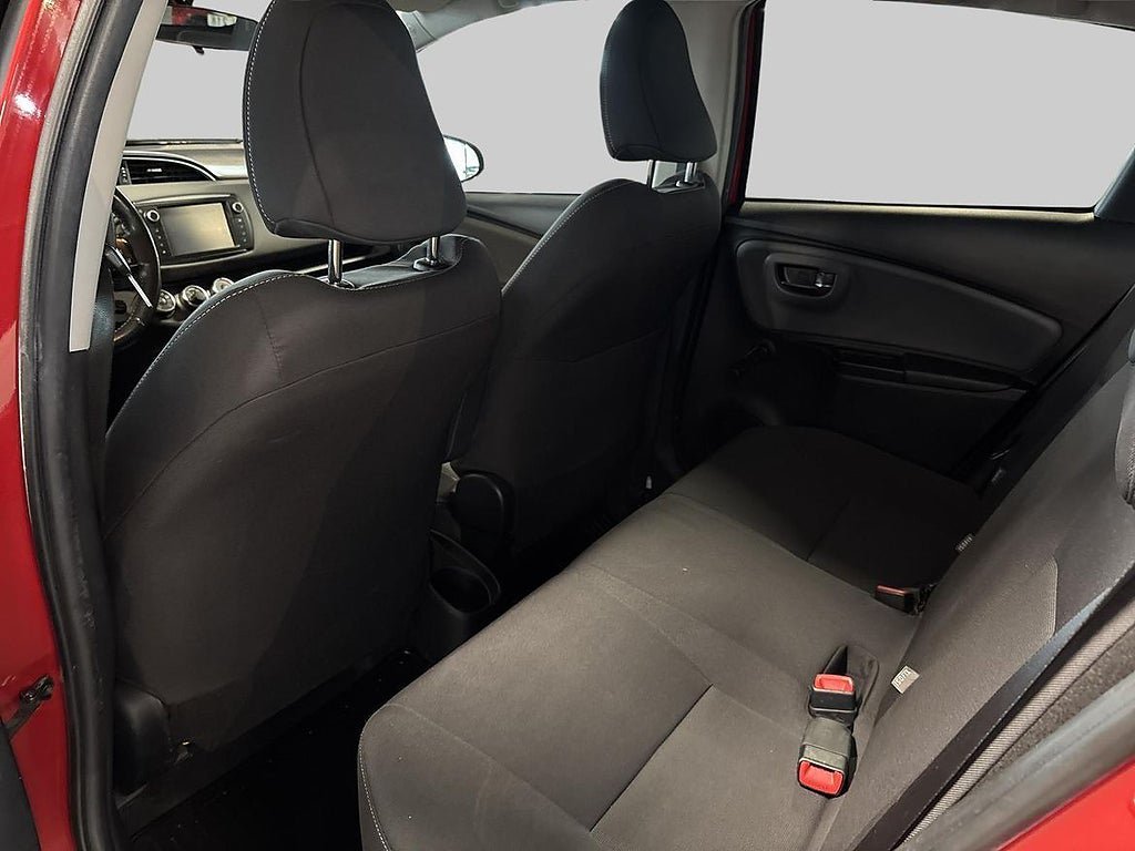 Vehicle Image 11