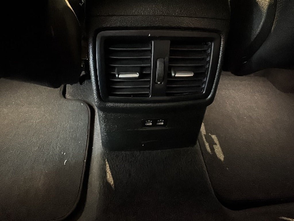 Vehicle Image 24