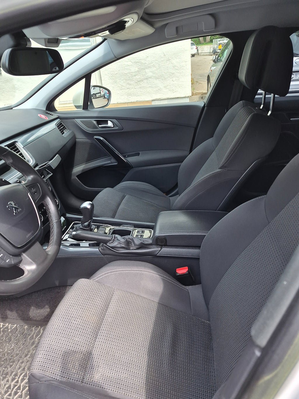 Vehicle Image 17