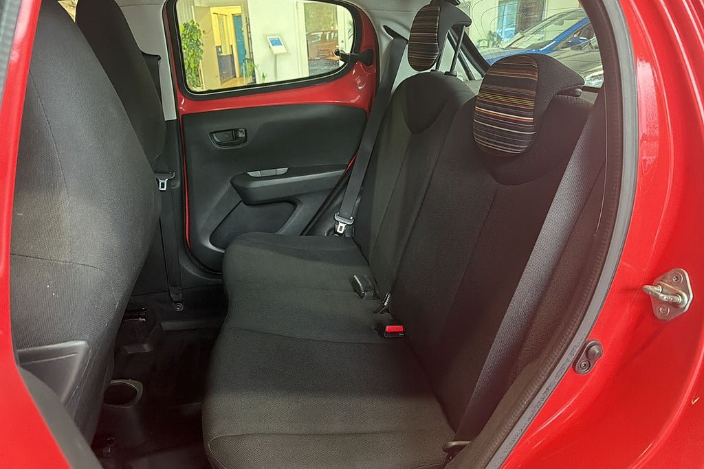 Vehicle Image 12