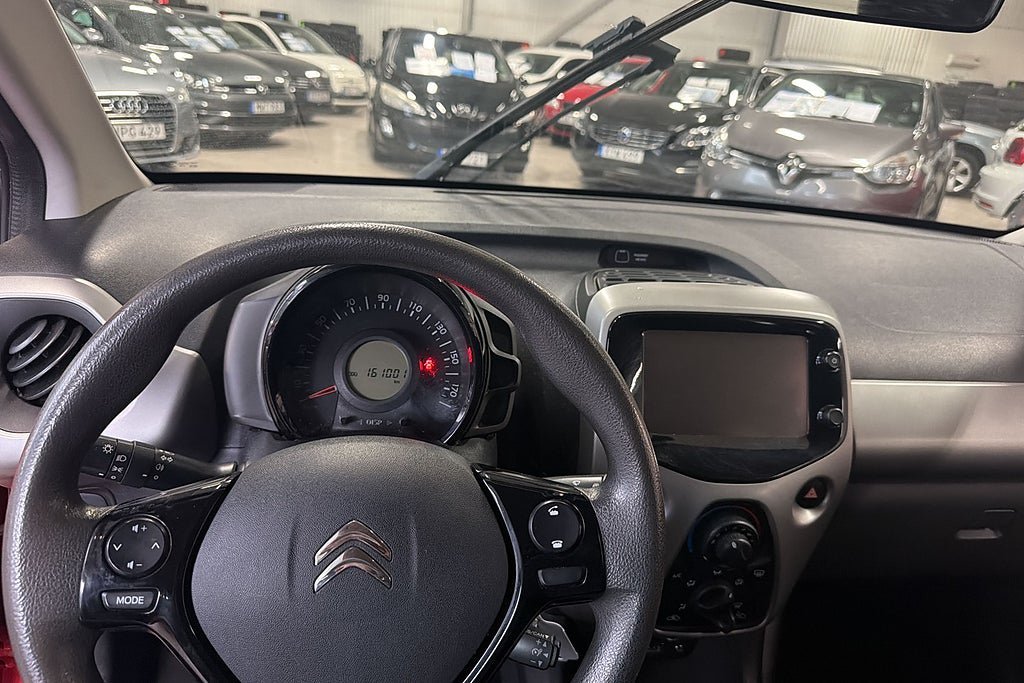 Vehicle Image 18