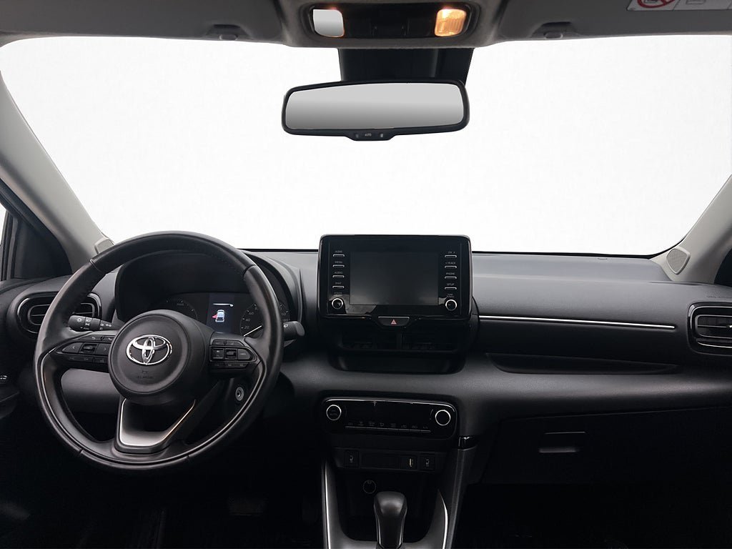 Vehicle Image 12