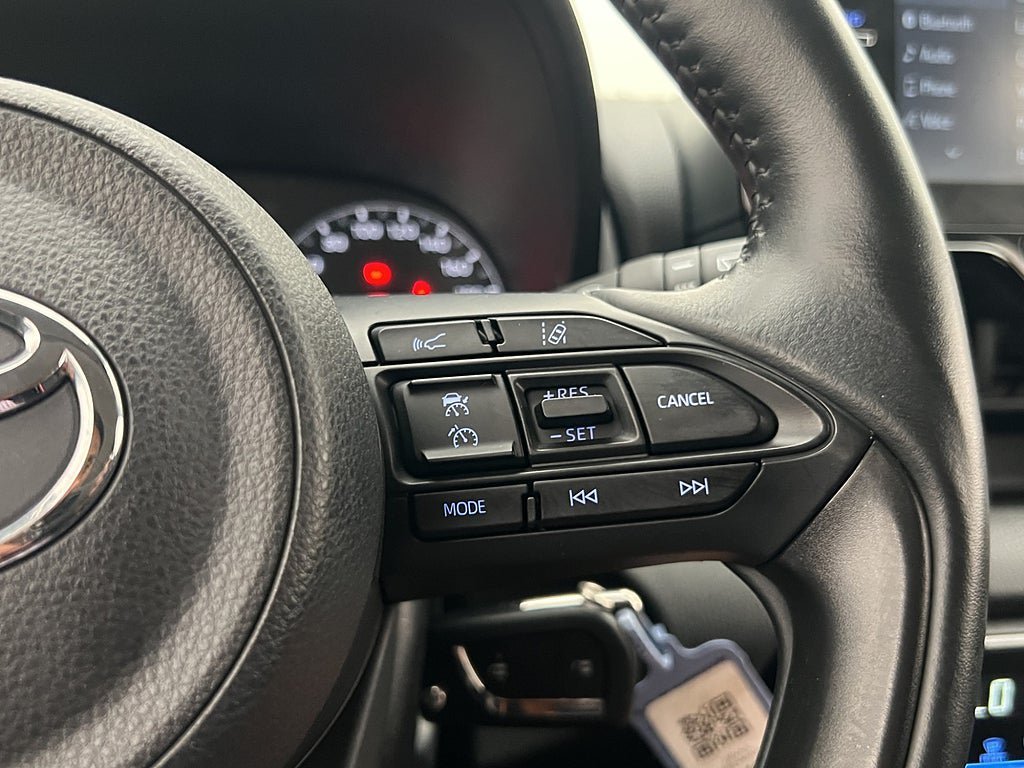 Vehicle Image 16