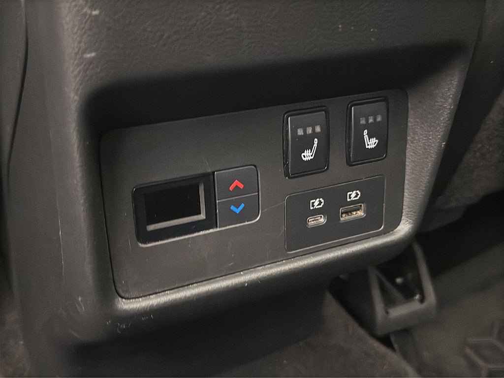Vehicle Image 30