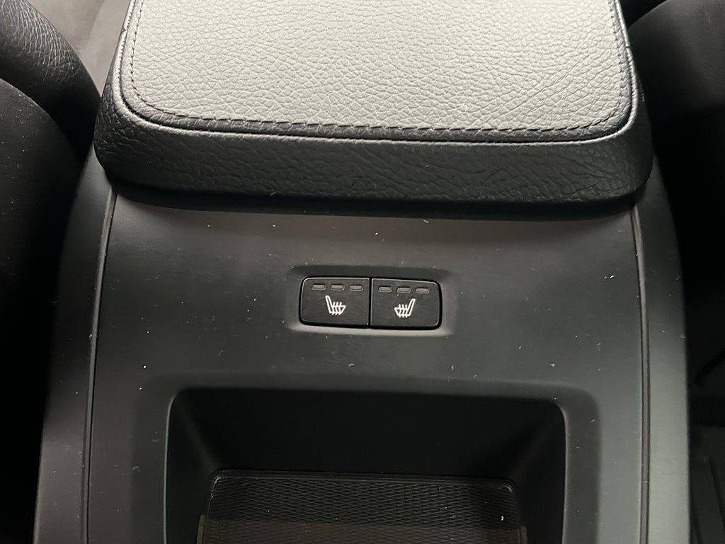 Vehicle Image 28