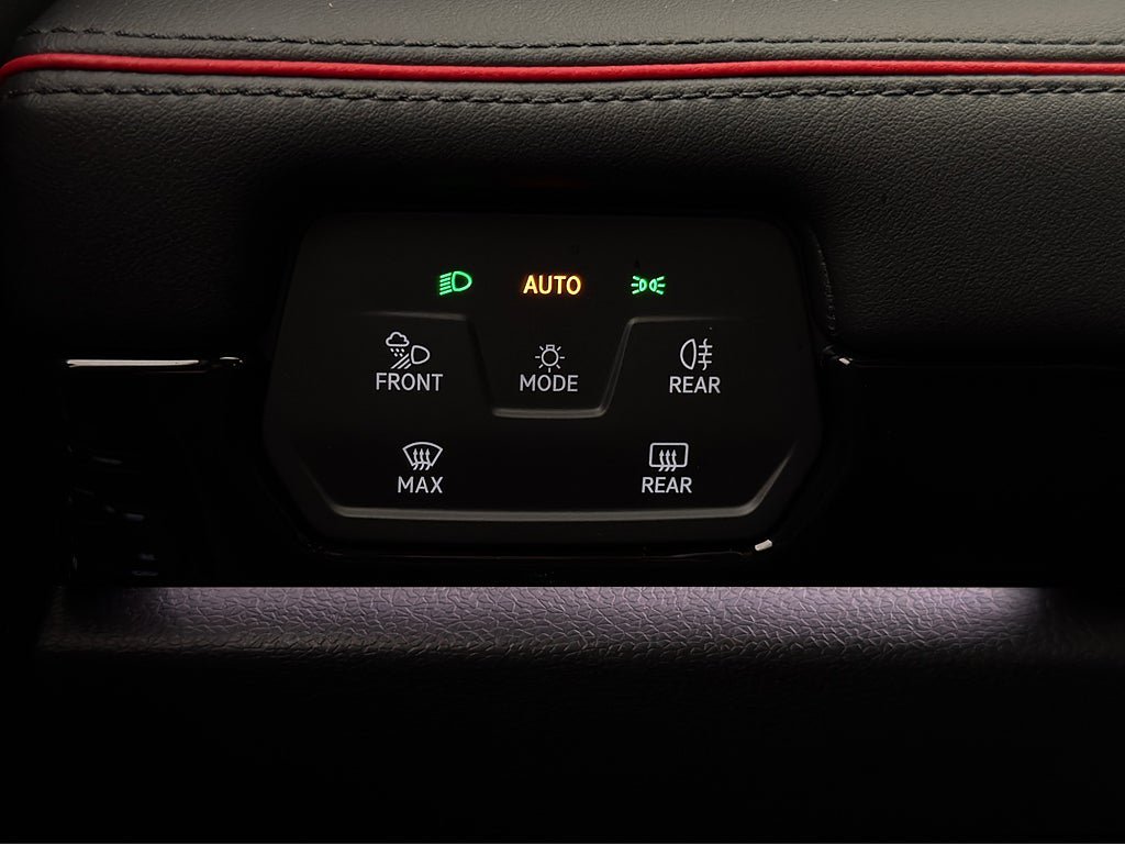 Vehicle Image 28