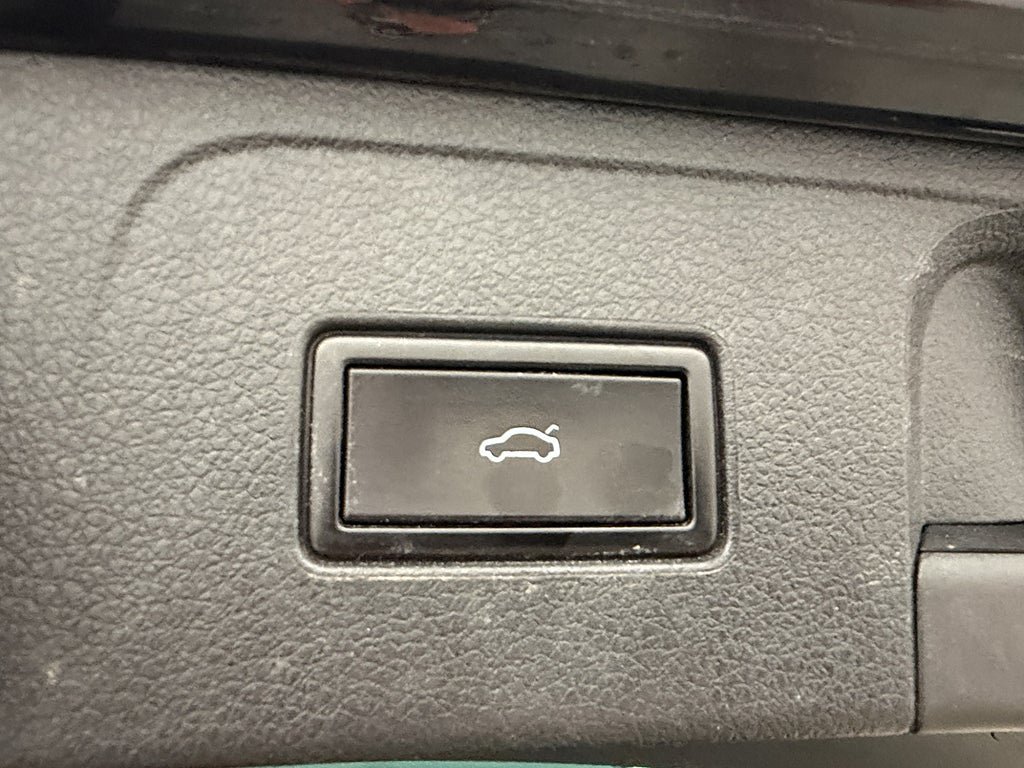 Vehicle Image 28