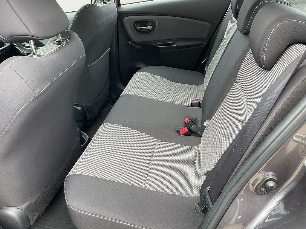 Vehicle Image 7
