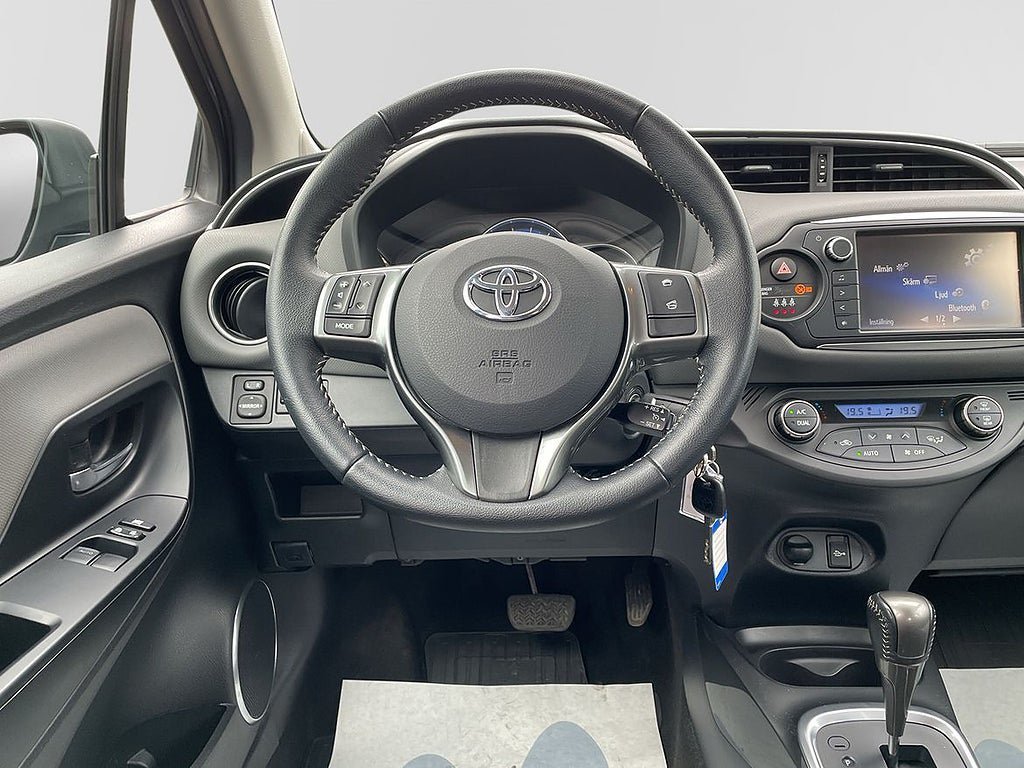 Vehicle Image 9