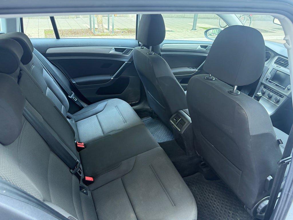 Vehicle Image 14