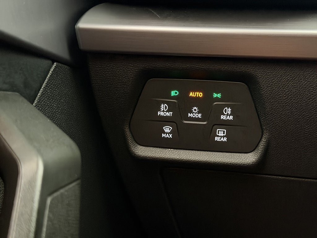 Vehicle Image 34