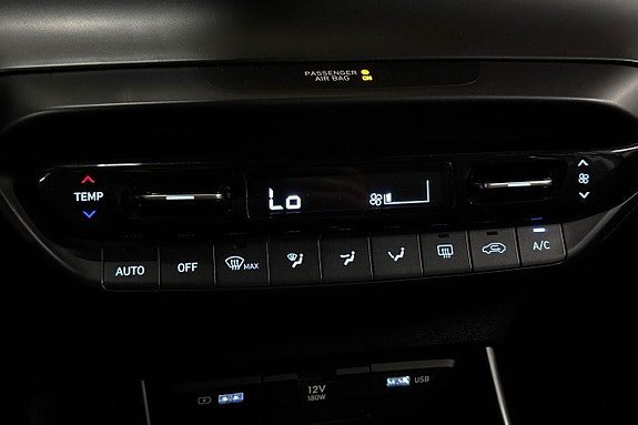Vehicle Image 26