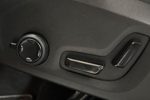 Vehicle Image 27